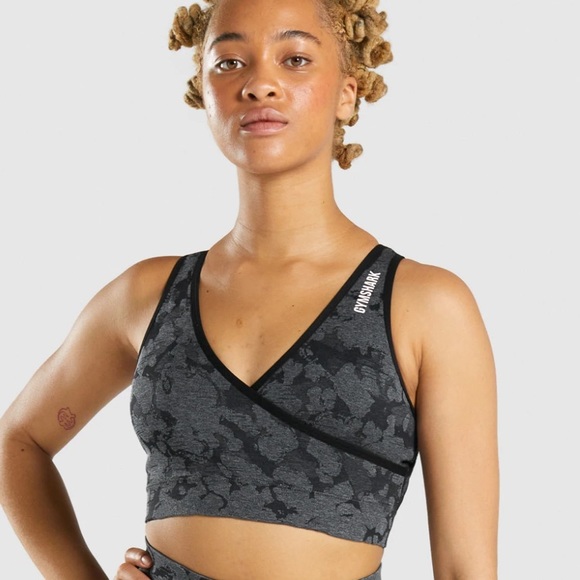 *LIKE NEW* 
ADAPT CAMO SEAMLESS SPORTS BRA - Picture 1 of 9